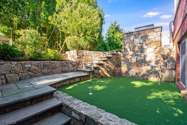 29 Orchard St, Mendham Boro, NJ 07945