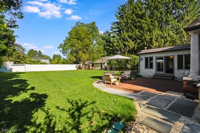 29 Orchard St, Mendham Boro, NJ 07945