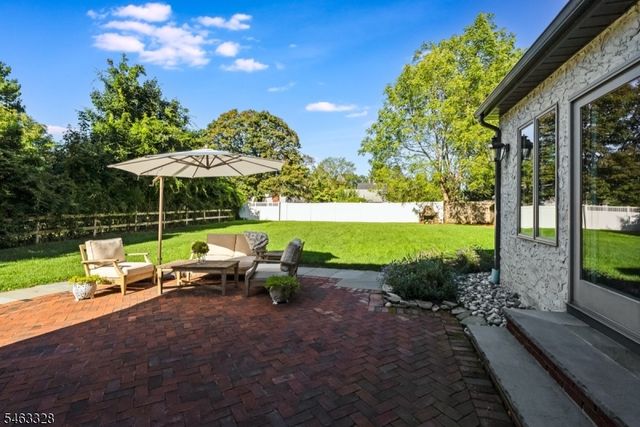 29 Orchard St, Mendham Boro, NJ 07945