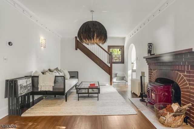 29 Orchard St, Mendham Boro, NJ 07945