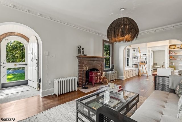 29 Orchard St, Mendham Boro, NJ 07945