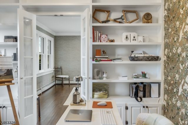 29 Orchard St, Mendham Boro, NJ 07945