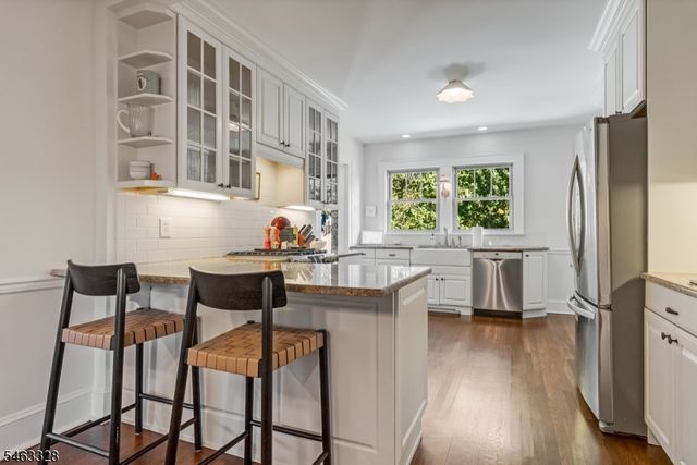 29 Orchard St, Mendham Boro, NJ 07945