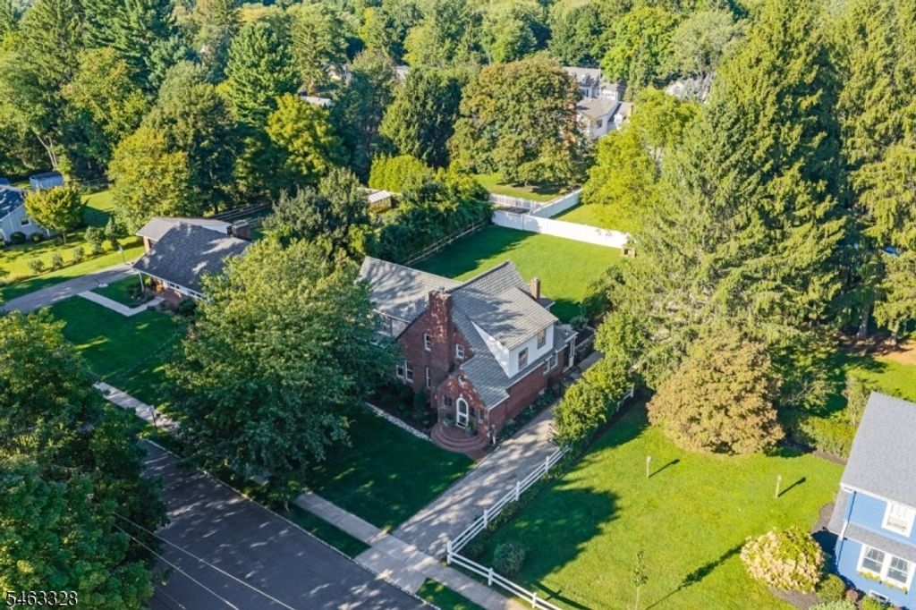 29 Orchard St, Mendham Boro, NJ 07945 — photo 2