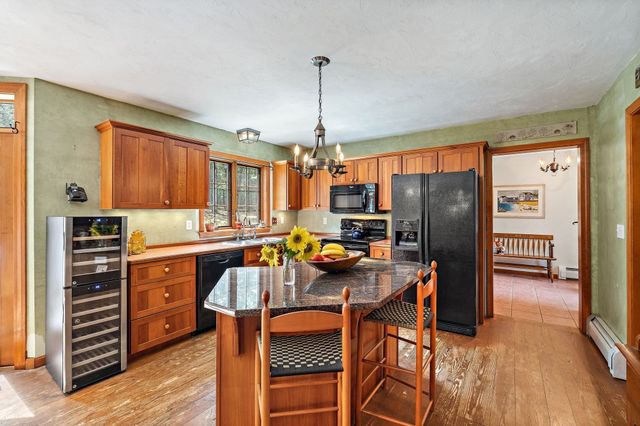 17 Hillside Drive, Townsend, MA 01469