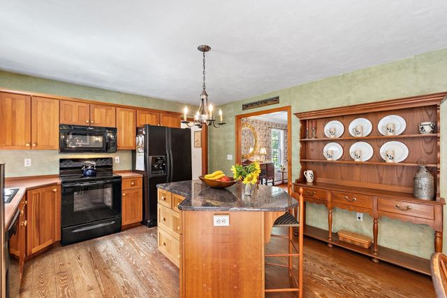 17 Hillside Drive, Townsend, MA 01469