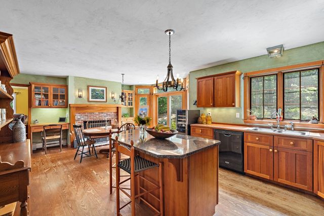17 Hillside Drive, Townsend, MA 01469