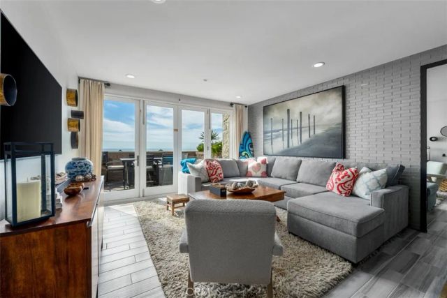 700 S The Strand 106, Oceanside, CA 92054