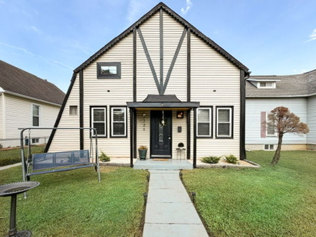 Image 2 of property listing at 326 South Sycamore, Centralia, IL 62801