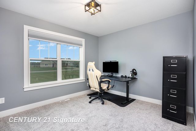 10585 Prairie View Court, Freeland, MI 48623