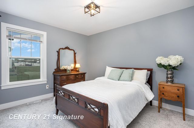 10585 Prairie View Court, Freeland, MI 48623