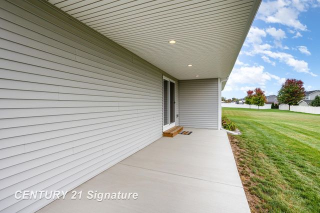 10585 Prairie View Court, Freeland, MI 48623