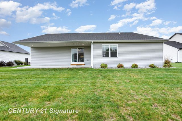10585 Prairie View Court, Freeland, MI 48623