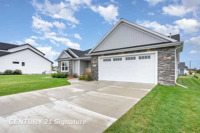 10585 Prairie View Court, Freeland, MI 48623