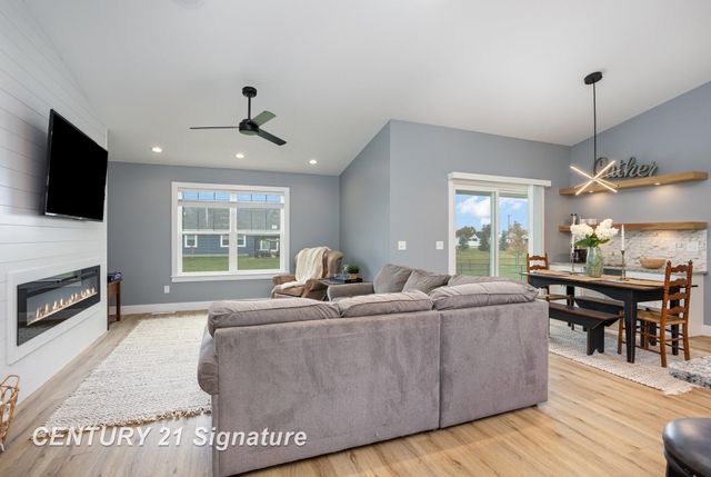 10585 Prairie View Court, Freeland, MI 48623