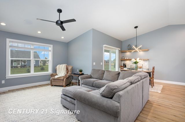 10585 Prairie View Court, Freeland, MI 48623