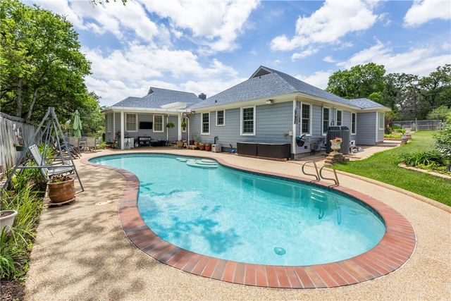 404 Hensel Avenue, Bryan, TX 77801