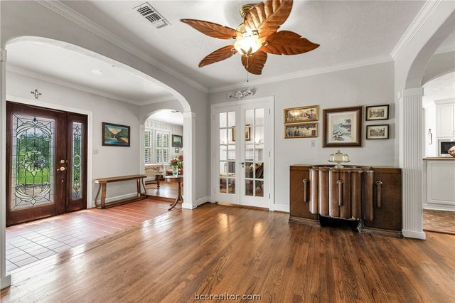 404 Hensel Avenue, Bryan, TX 77801