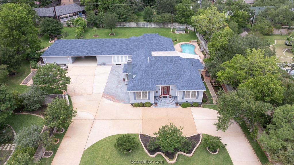 404 Hensel Avenue, Bryan, TX 77801