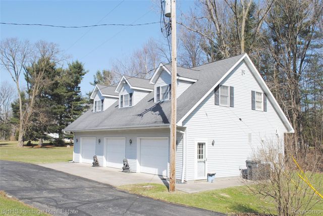 4450 Golf Club Road, Genoa Township, MI 48843