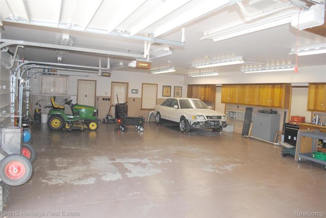 4450 Golf Club Road, Genoa Township, MI 48843