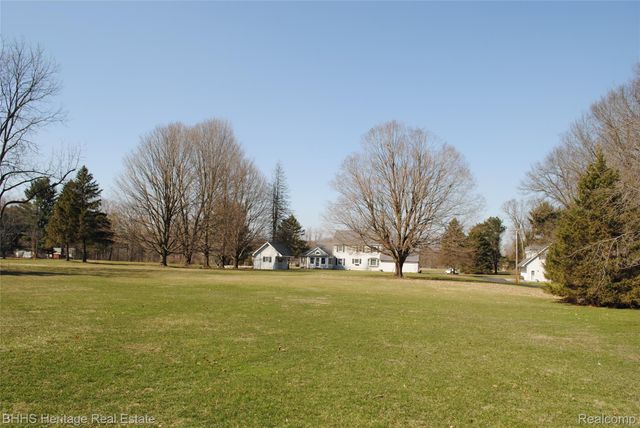 4450 Golf Club Road, Genoa Township, MI 48843