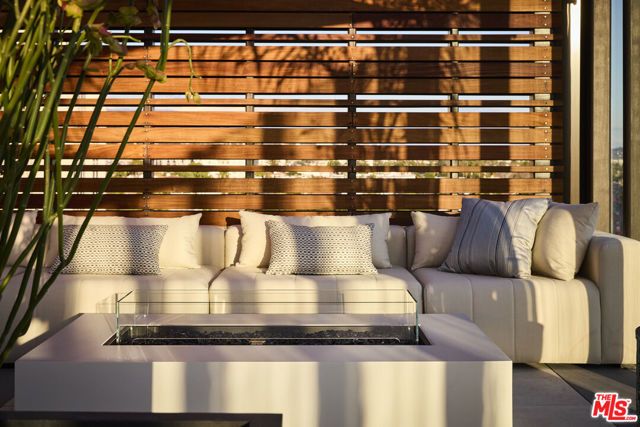 8420 W Sunset Boulevard 608, West Hollywood, CA 90069