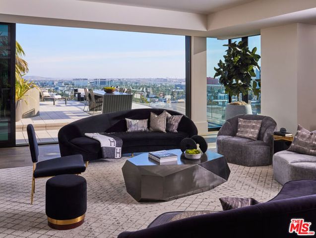 8420 W Sunset Boulevard 608, West Hollywood, CA 90069