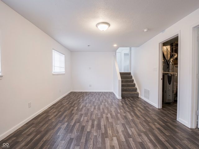 7639 Hoyt Avenue, Indianapolis, IN 46239