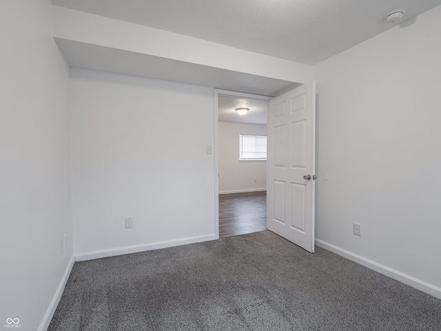 7639 Hoyt Avenue, Indianapolis, IN 46239