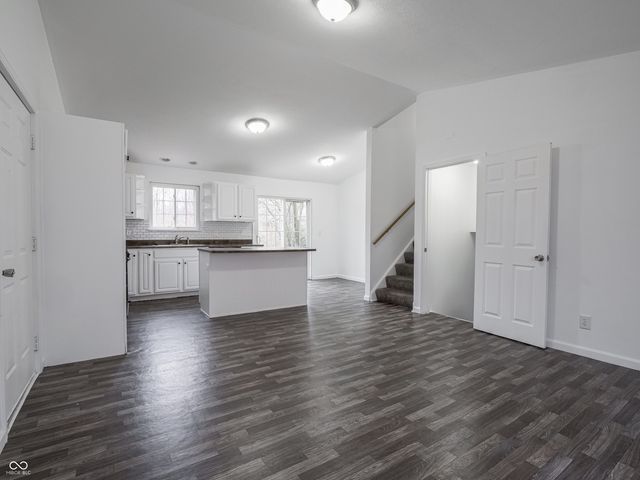 7639 Hoyt Avenue, Indianapolis, IN 46239