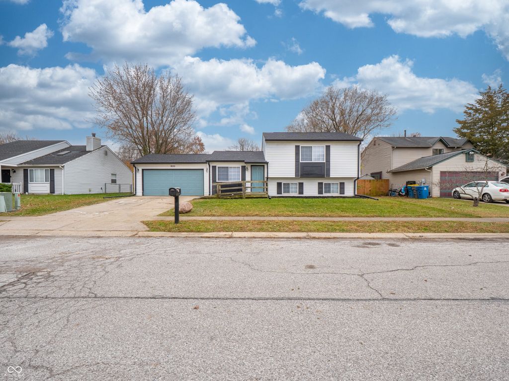 7639 Hoyt Avenue, Indianapolis, IN 46239