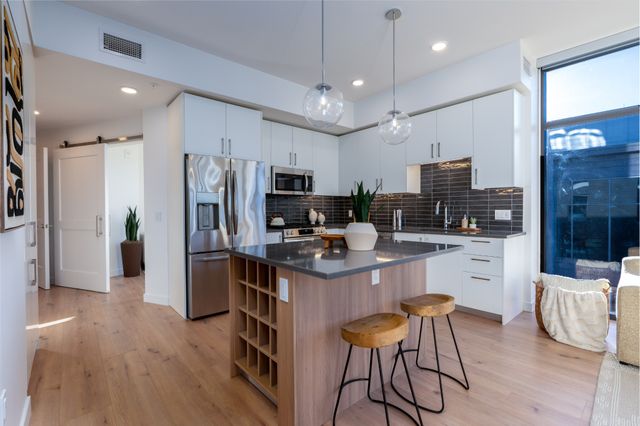 1212 Demonbreun St B1, Nashville, TN 37203