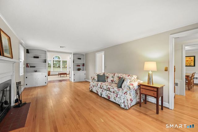 33 Trotwood Drive, West Hartford, CT 06117