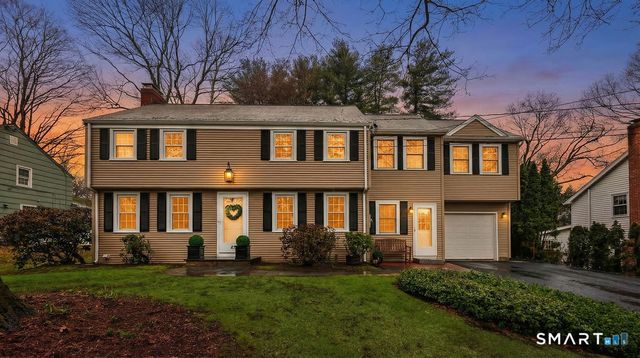 33 Trotwood Drive, West Hartford, CT 06117