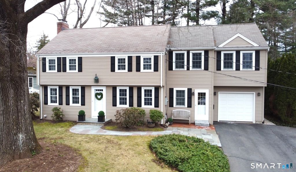 33 Trotwood Drive, West Hartford, CT 06117