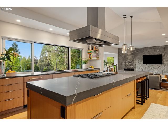 2627 PARK Rd, Lake Oswego, OR 97034