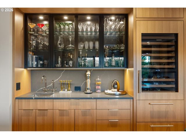 2627 PARK Rd, Lake Oswego, OR 97034