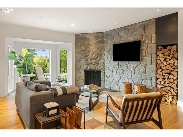 2627 PARK Rd, Lake Oswego, OR 97034