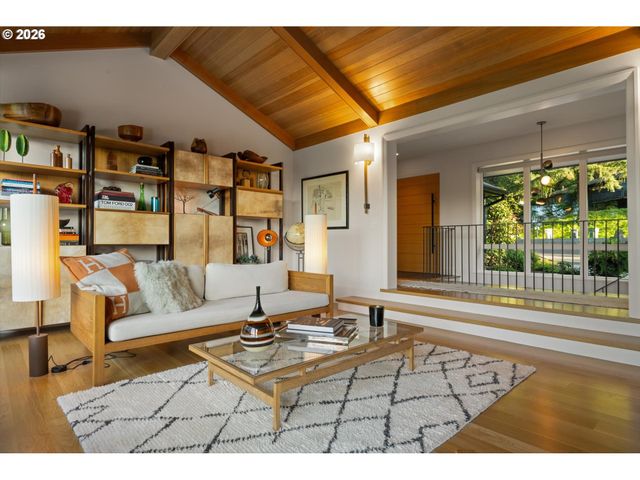 2627 PARK Rd, Lake Oswego, OR 97034