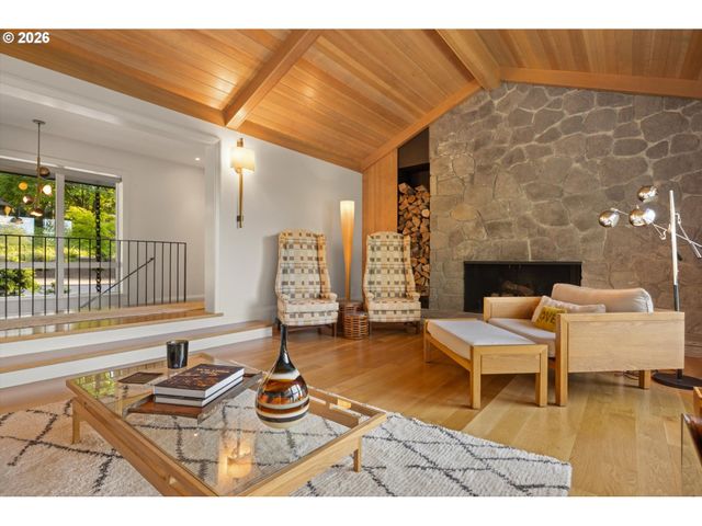 2627 PARK Rd, Lake Oswego, OR 97034