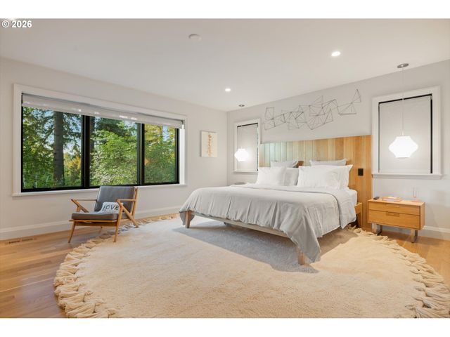 2627 PARK Rd, Lake Oswego, OR 97034