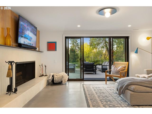 2627 PARK Rd, Lake Oswego, OR 97034