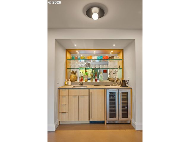 2627 PARK Rd, Lake Oswego, OR 97034