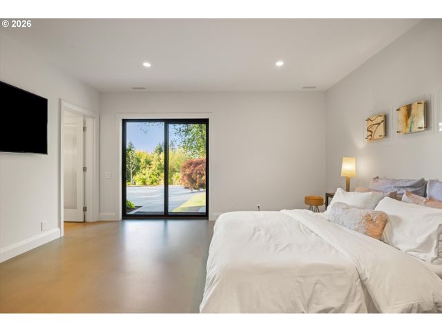 2627 PARK Rd, Lake Oswego, OR 97034