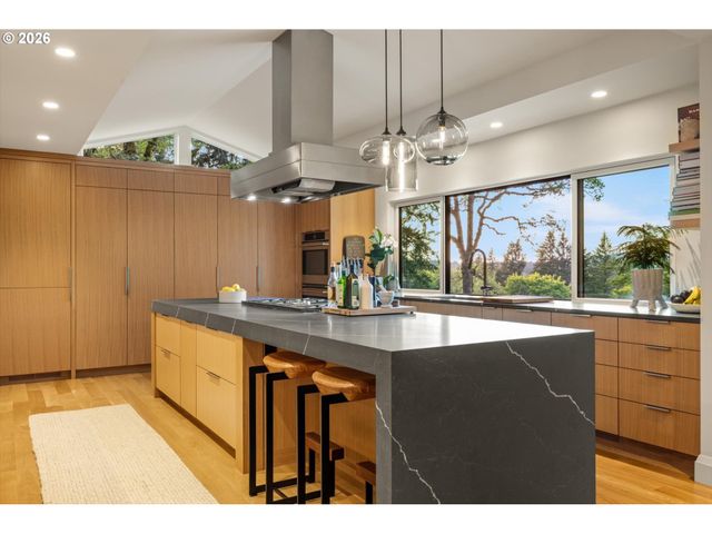 2627 PARK Rd, Lake Oswego, OR 97034