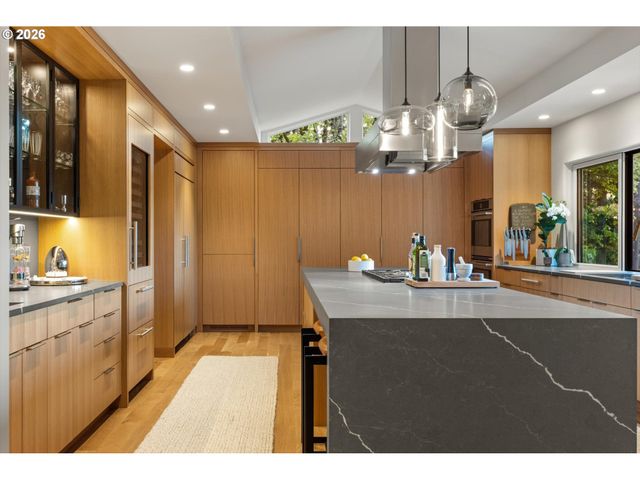 2627 PARK Rd, Lake Oswego, OR 97034