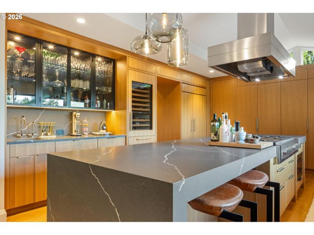 2627 PARK Rd, Lake Oswego, OR 97034