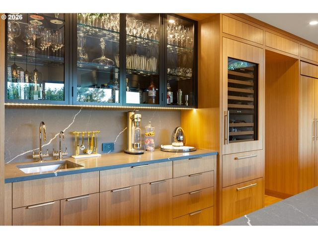2627 PARK Rd, Lake Oswego, OR 97034