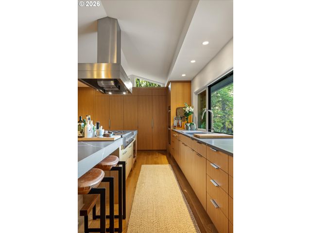 2627 PARK Rd, Lake Oswego, OR 97034